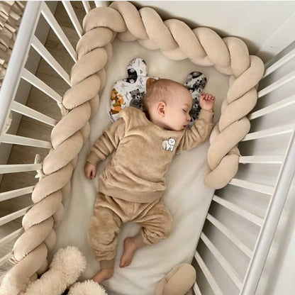 tresse-de-lit-beige-bebe-dort